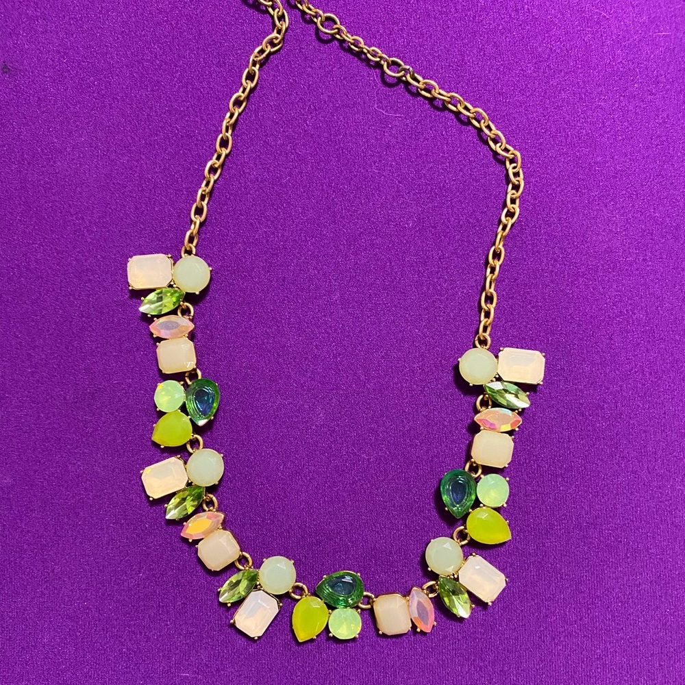 Love green?! This statement necklace is for you!